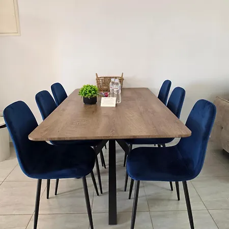 Ella's Place 아파트 파포스