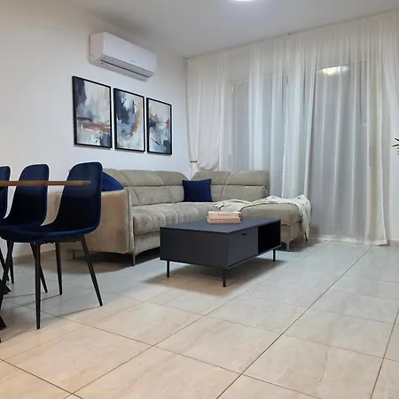 Ella's Place * Paphos