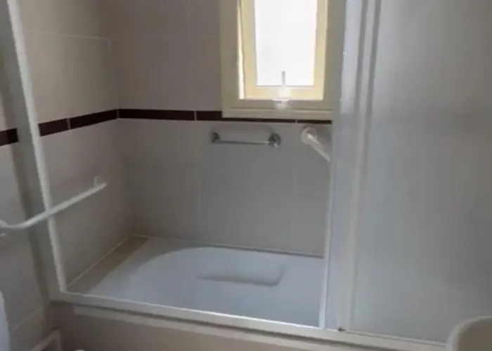 アパート Ella's Place パ フォス